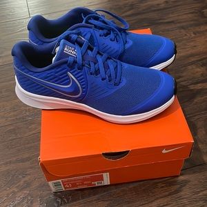 Brand New Kids Nike Star Runner 2 (GS)